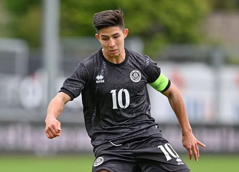 วัยรุ่นที่เชลซีจองไว้ทำประตูใส่เบลเยี่ยมและกลายเป็นผู้ทำประตูที่อายุน้อยที่สุดในรอบคัดเลือกยุโรปโลกในรอบ 60 ปี