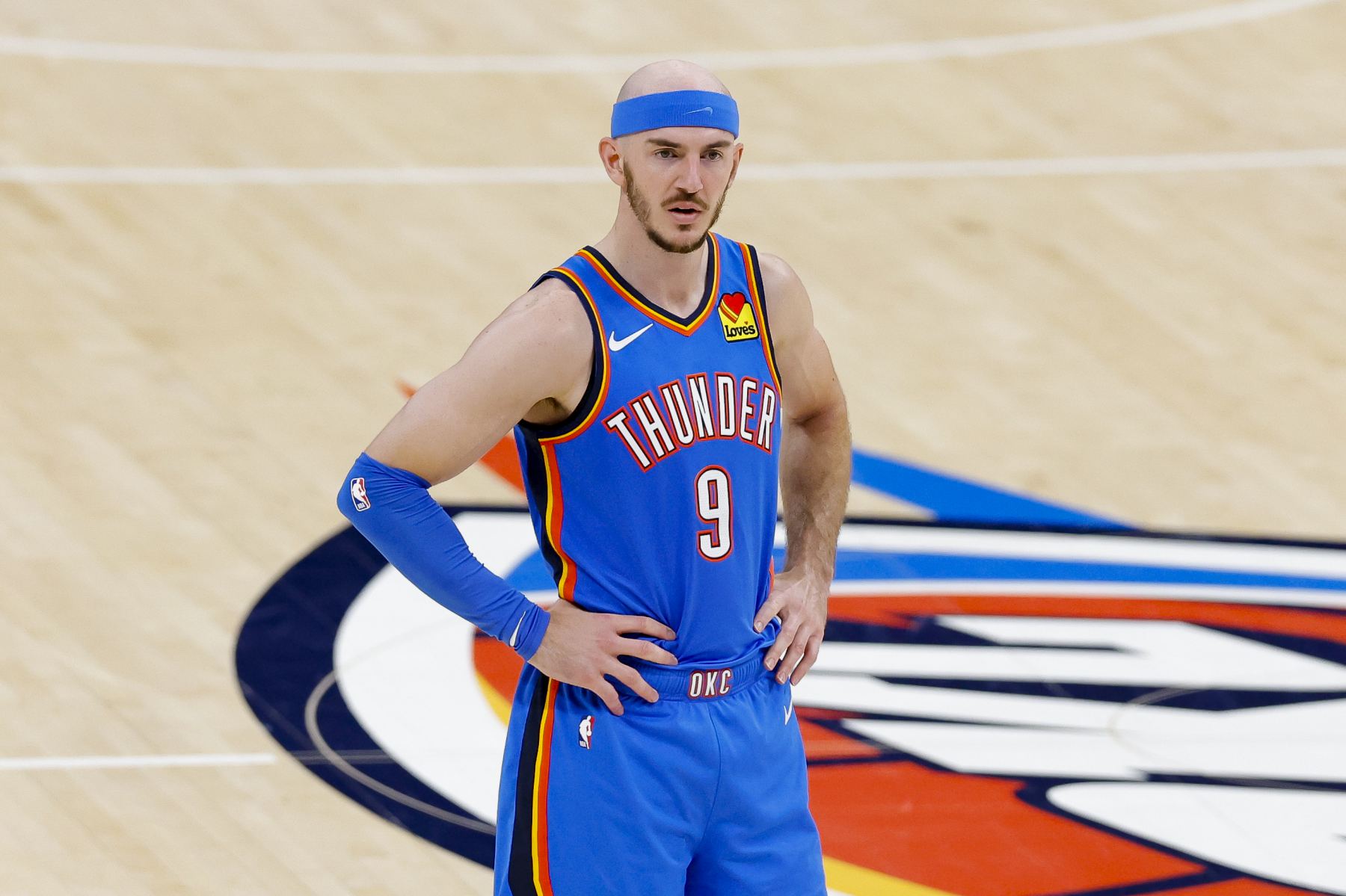 ตัวสำรองของ Lakers ทำคะแนนได้เพียง 2 แต้มในช่วงพักครึ่ง ขณะที่ Caruso ของ Thunder ทำคะแนนได้ 10 แต้มเพียงลำพัง