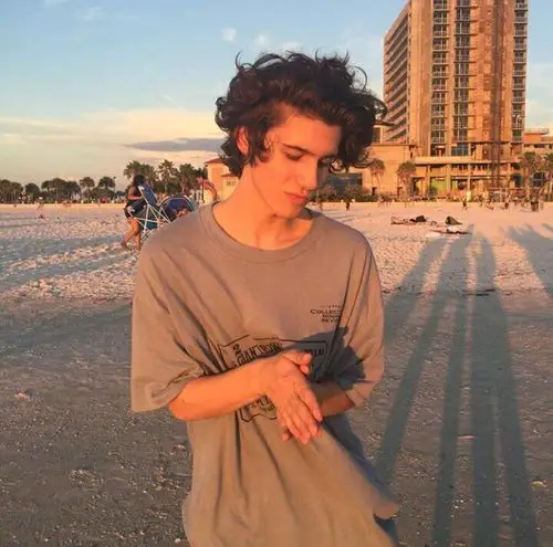 6686体育海外作者Connor